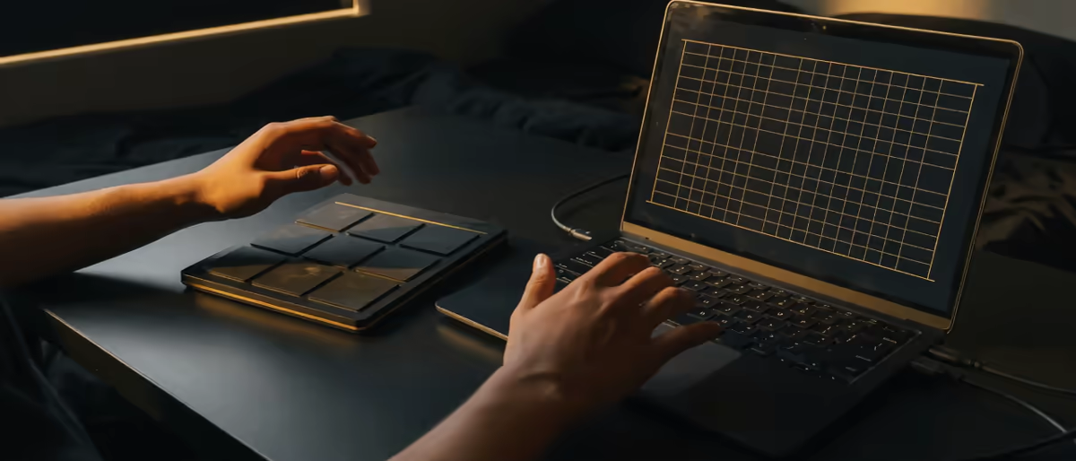Suno مقابل FL Studio للمبتدئين 2026: أداة مطالبة أم محطة عمل