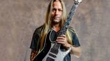 GuitarZoom Masterclass Riffs [TUTORiAL]
